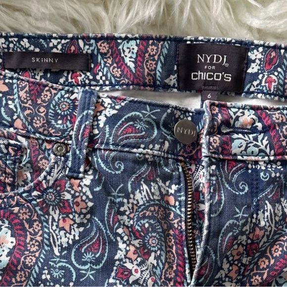 Jeans CHICO’S NYDJ Lift Tuck MYKONOS PAISLEY SKINNY ANKLE Blue Red Pink Size 6 - Picture 7 of 13